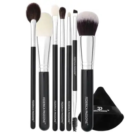 Kit pennelli base MUA360 — 7 pennelli essenziali e piumino