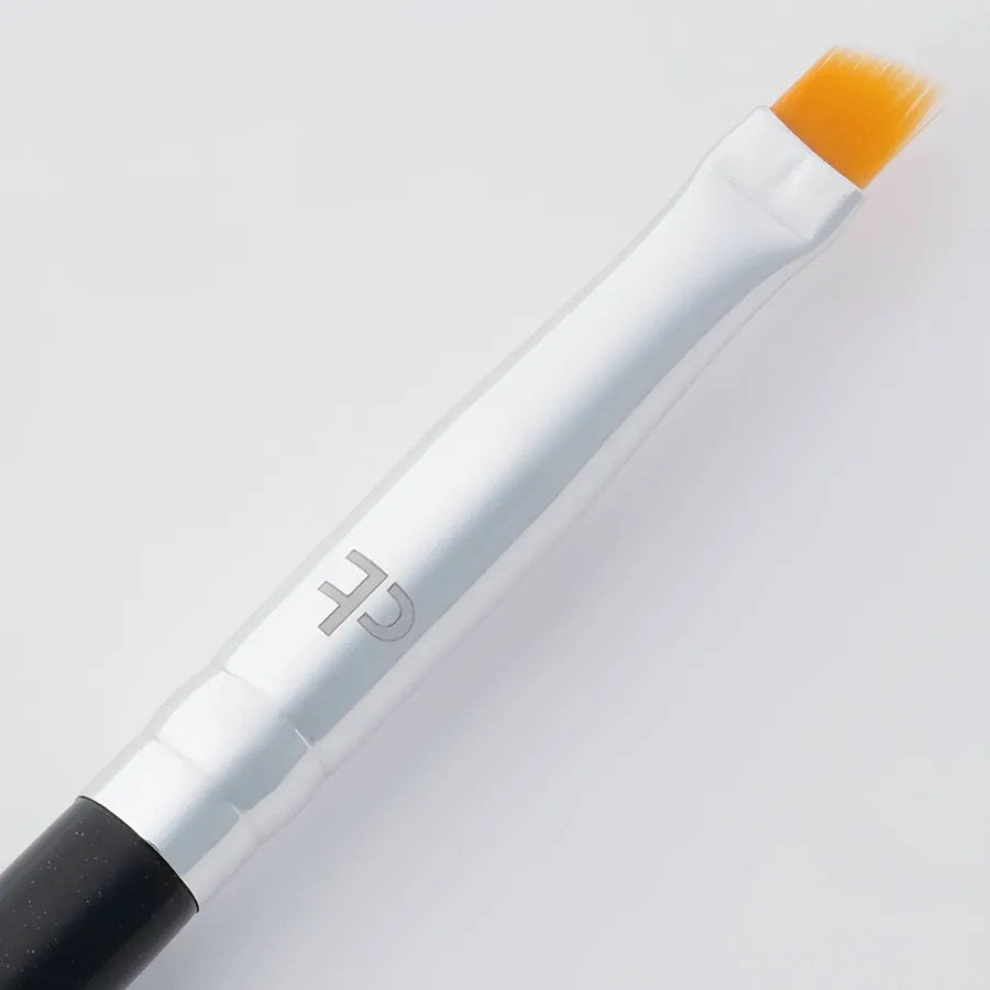 Pennello eyeliner extra fine da vicino